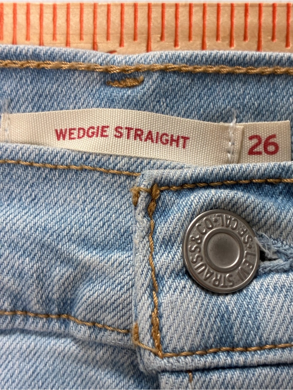 Levi’s Distressed Wedgie Straight Button Fly Ankle Jeans Size 26X28 - Picture 4 of 8
